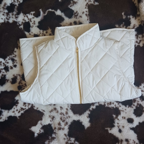 NWOT St. John's Bay Puffer Vest w/Pockets - Picture 6 of 8